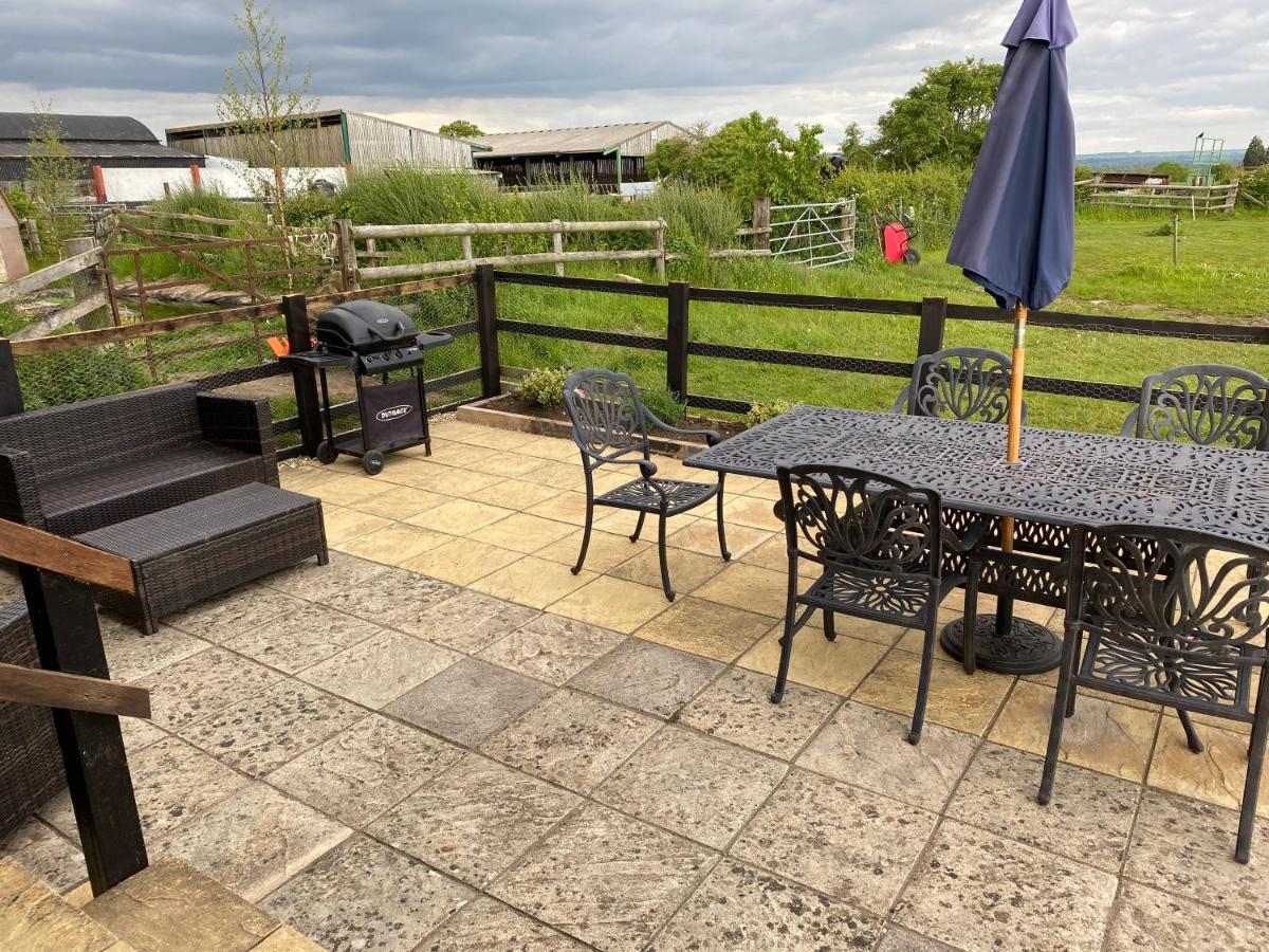 Rew Farm Country & Equestrian Accommodation - Sunrise Lodge Melksham Esterno foto