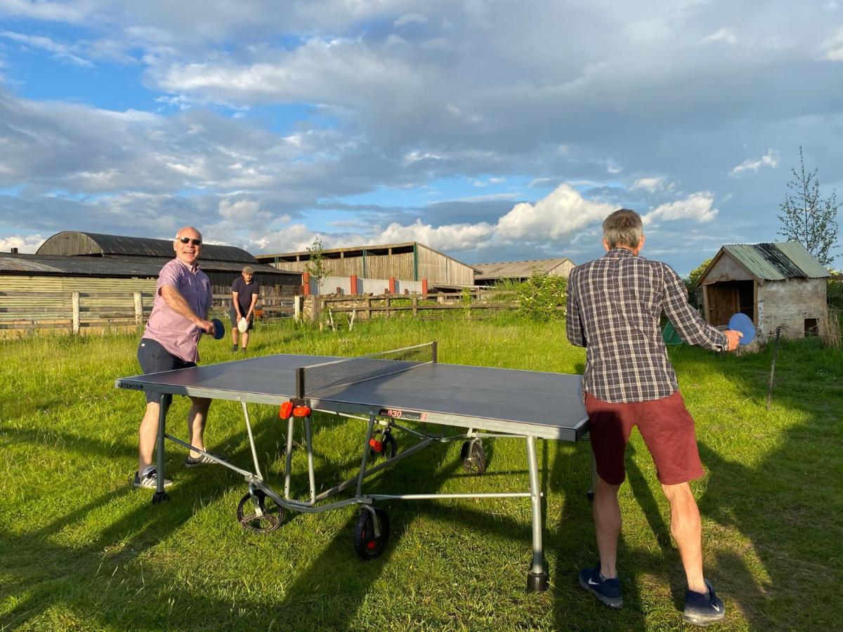 Rew Farm Country & Equestrian Accommodation - Sunrise Lodge Melksham Esterno foto